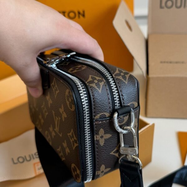 LOUIS VUITTON ALPHA WEARABLE WALLET BROWN 18CM M81260 - Image 5