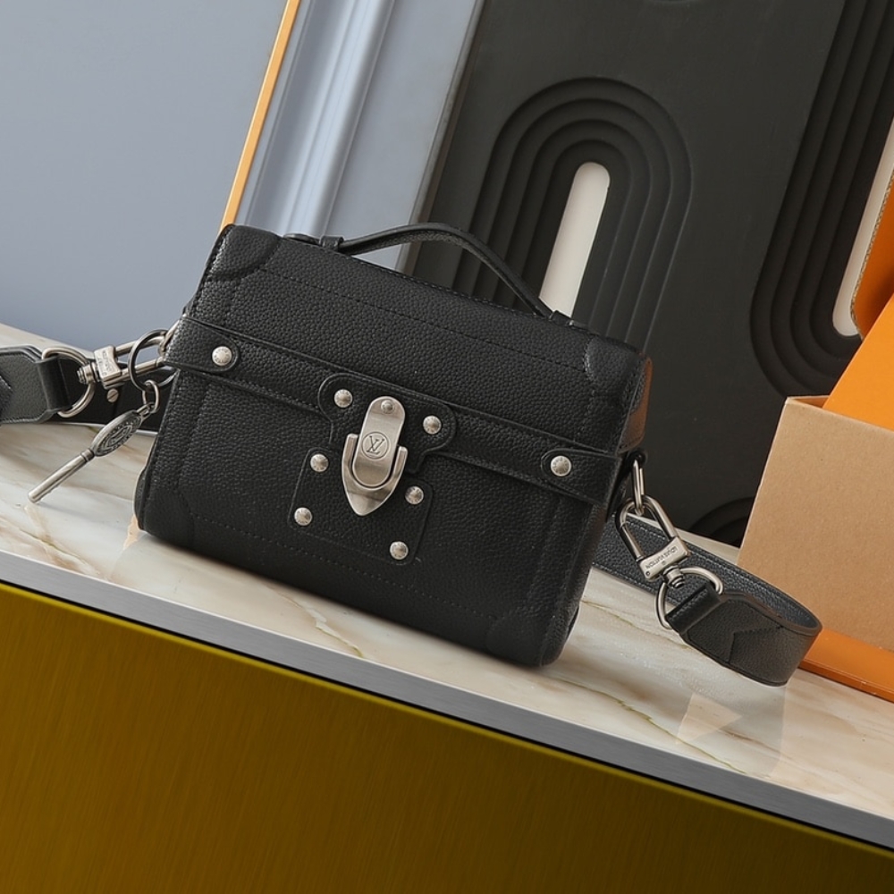 LOUIS VUITTON SOUL TRUNK BAG BLACK 19CM M11516 - Image 2