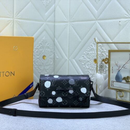 Alternative view of Louis Vuitton X Yayoi Kusama Steamer Wearable Wallet Monogram Eclipse Black 18cm