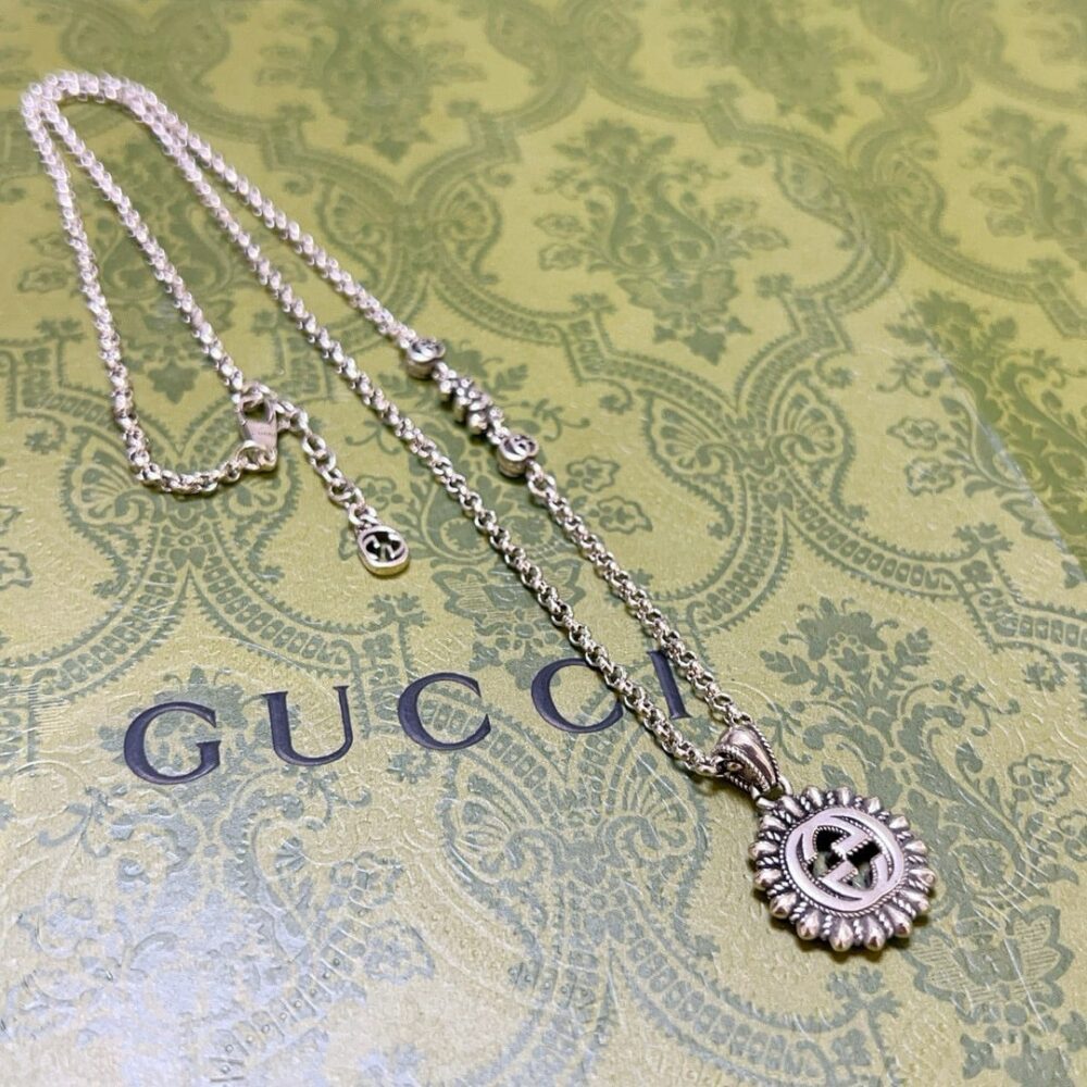 GUCCI INTERLOCKING G LOGO EMBELLISHED PENDANT STATION NECKLACE GOLD TONE - Image 2