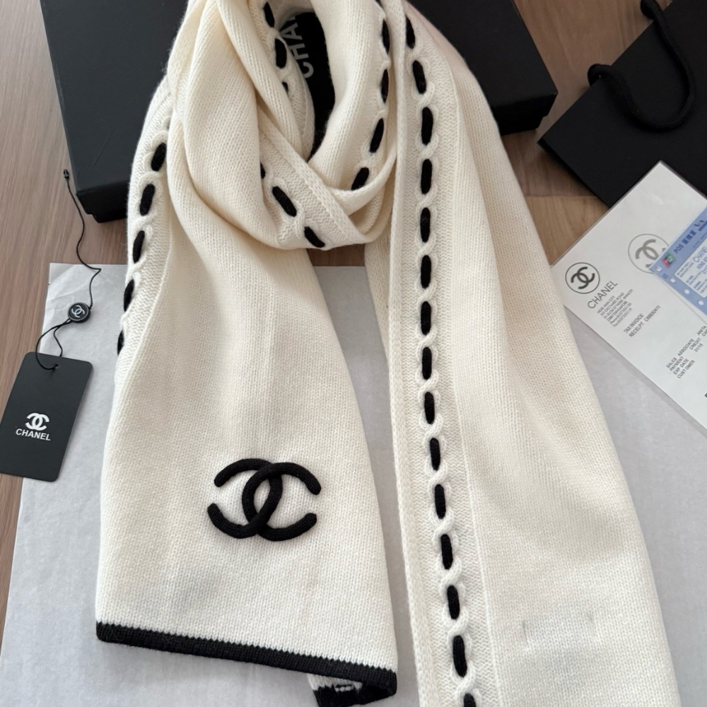CHANEL CC LOGO CASHMERE SCARF WHITE 180CM - Image 4