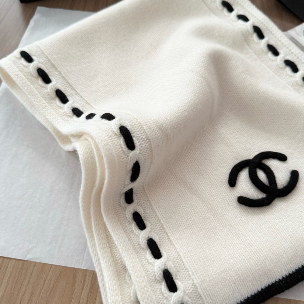 CHANEL CC LOGO CASHMERE SCARF WHITE 180CM - Image 5