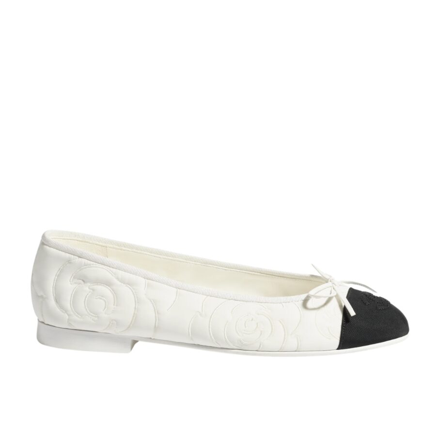 CHANEL BALLET FLATS EMBROIDERED FABRIC AND GROSGRAIN WHITE BLACK G02819 B21026 U1898