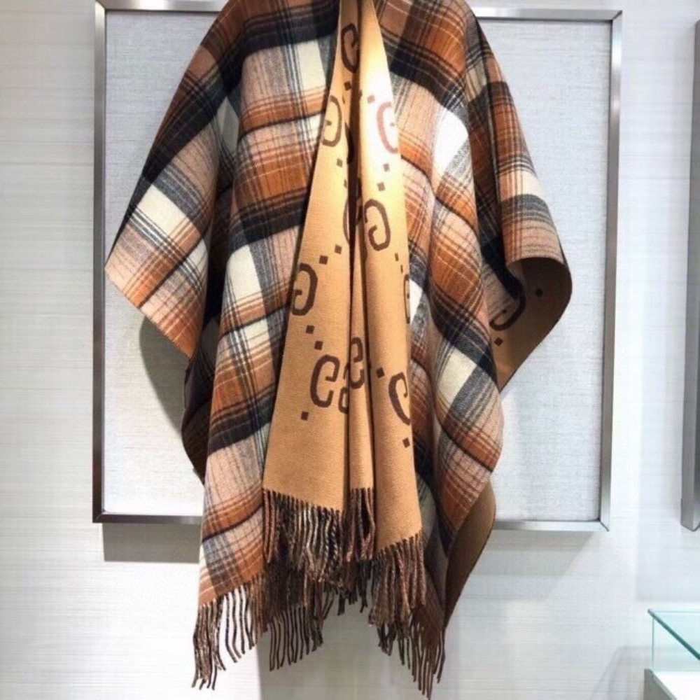 GUCCI REVERSIBLE WOOL PONCHO GG BEIGE 185CM - Image 3