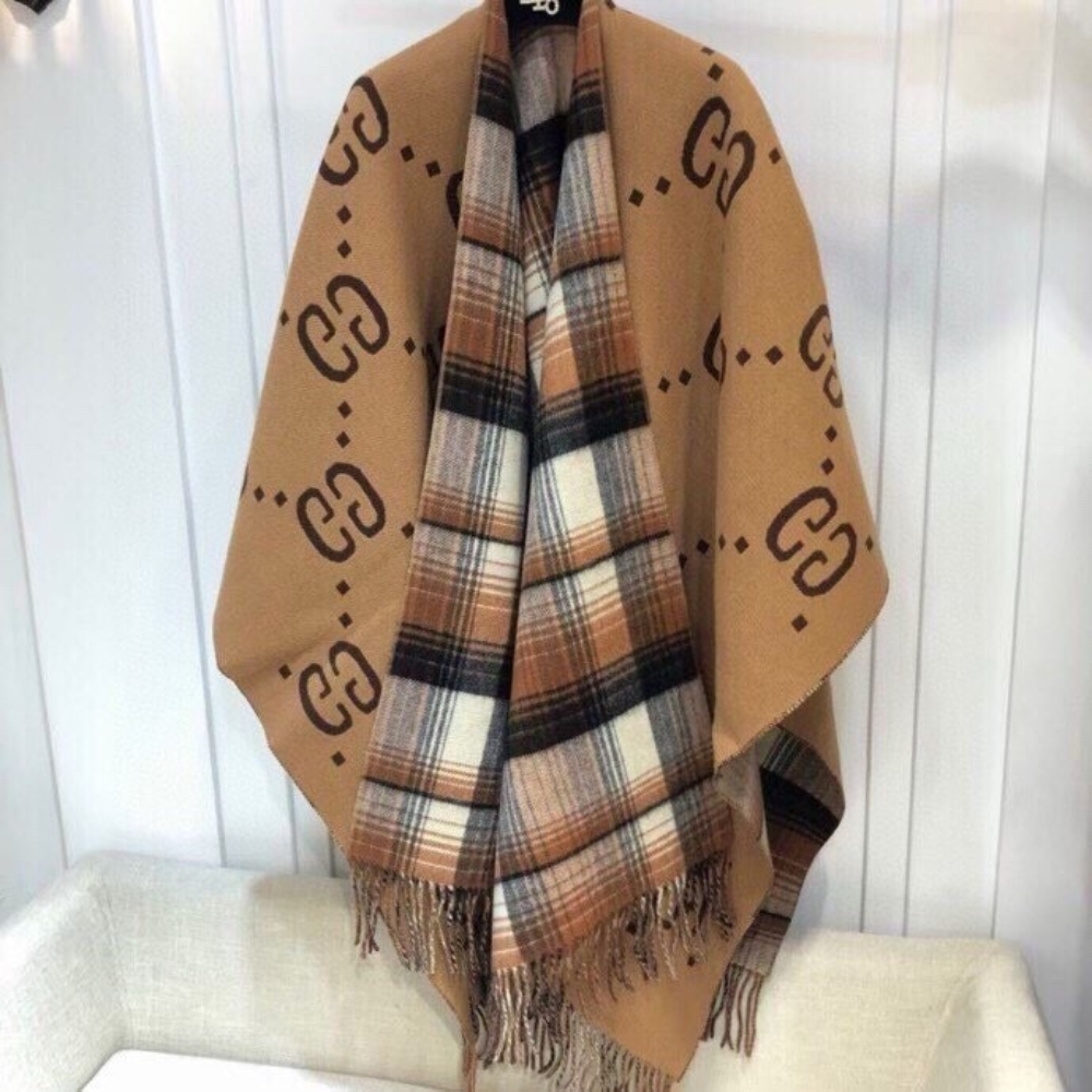 GUCCI REVERSIBLE WOOL PONCHO GG BEIGE 185CM - Image 4