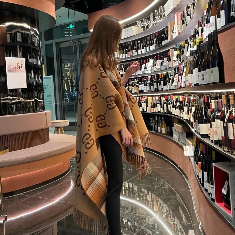 GUCCI REVERSIBLE WOOL PONCHO GG BEIGE 185CM - Image 5