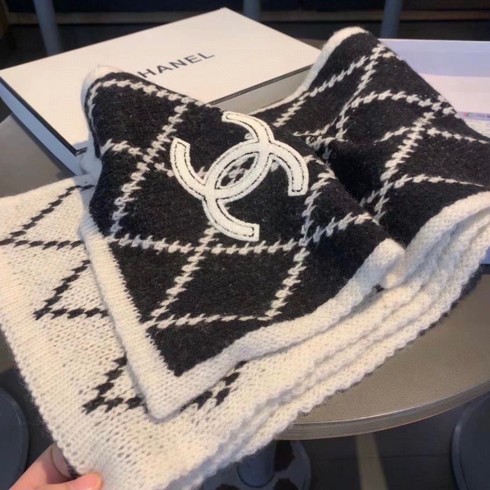 CHANEL CASHMERE SILK QUILTED CC SCARF BLACK WHITE 195CM - Image 3