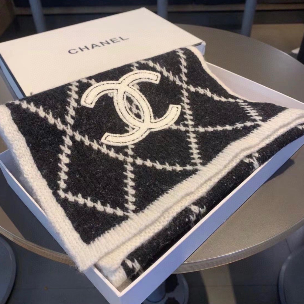 CHANEL CASHMERE SILK QUILTED CC SCARF BLACK WHITE 195CM - Image 4