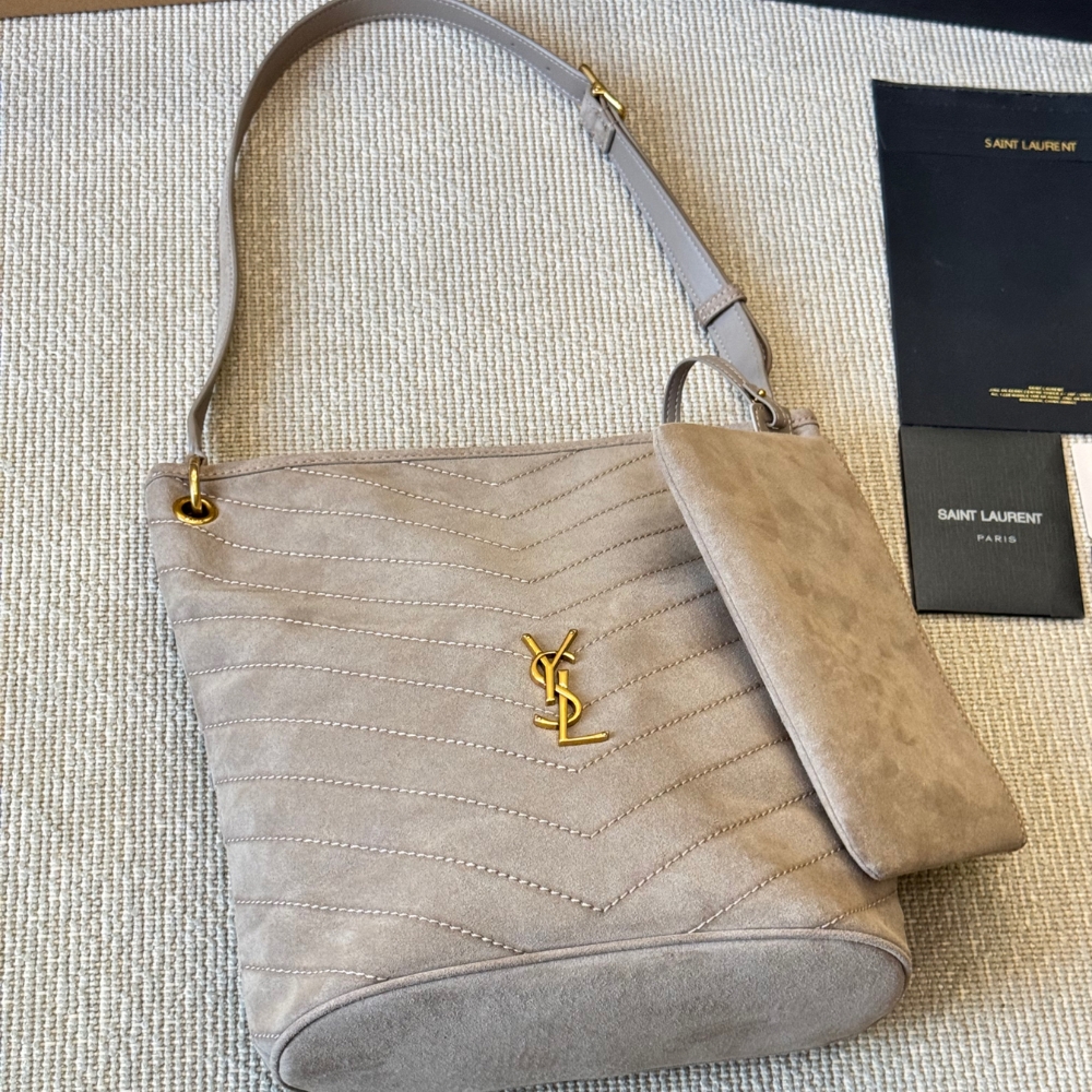 SAINT LAURENT NIKI SUPPLE BUCKET IN SUEDE GRAY 40CM - Image 6