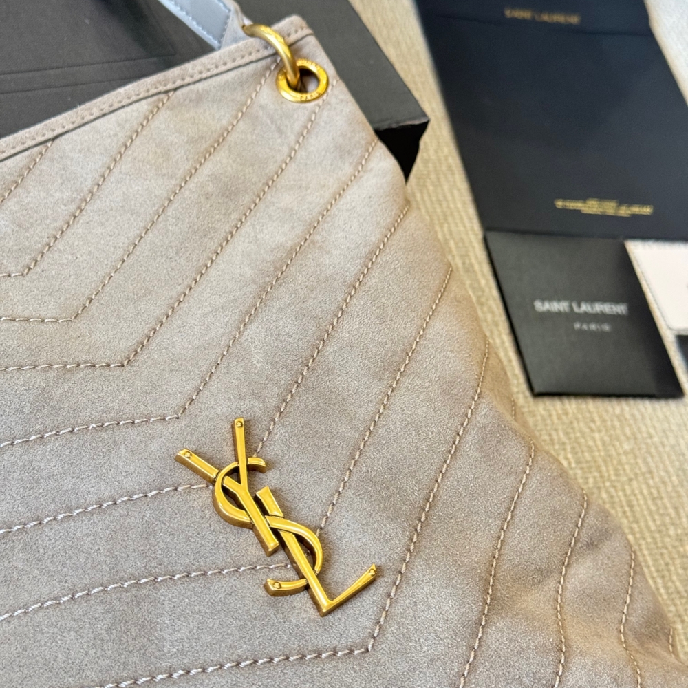 SAINT LAURENT NIKI SUPPLE BUCKET IN SUEDE GRAY 40CM - Image 5