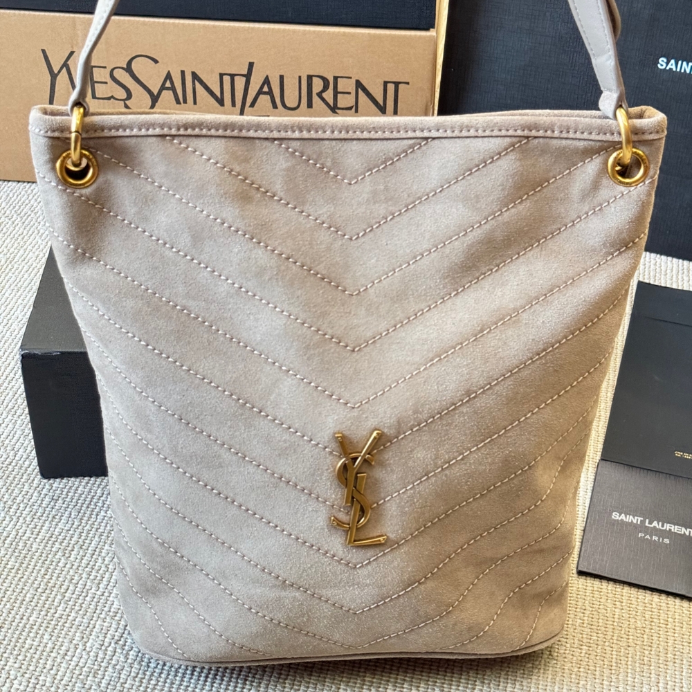 SAINT LAURENT NIKI SUPPLE BUCKET IN SUEDE GRAY 40CM - Image 3