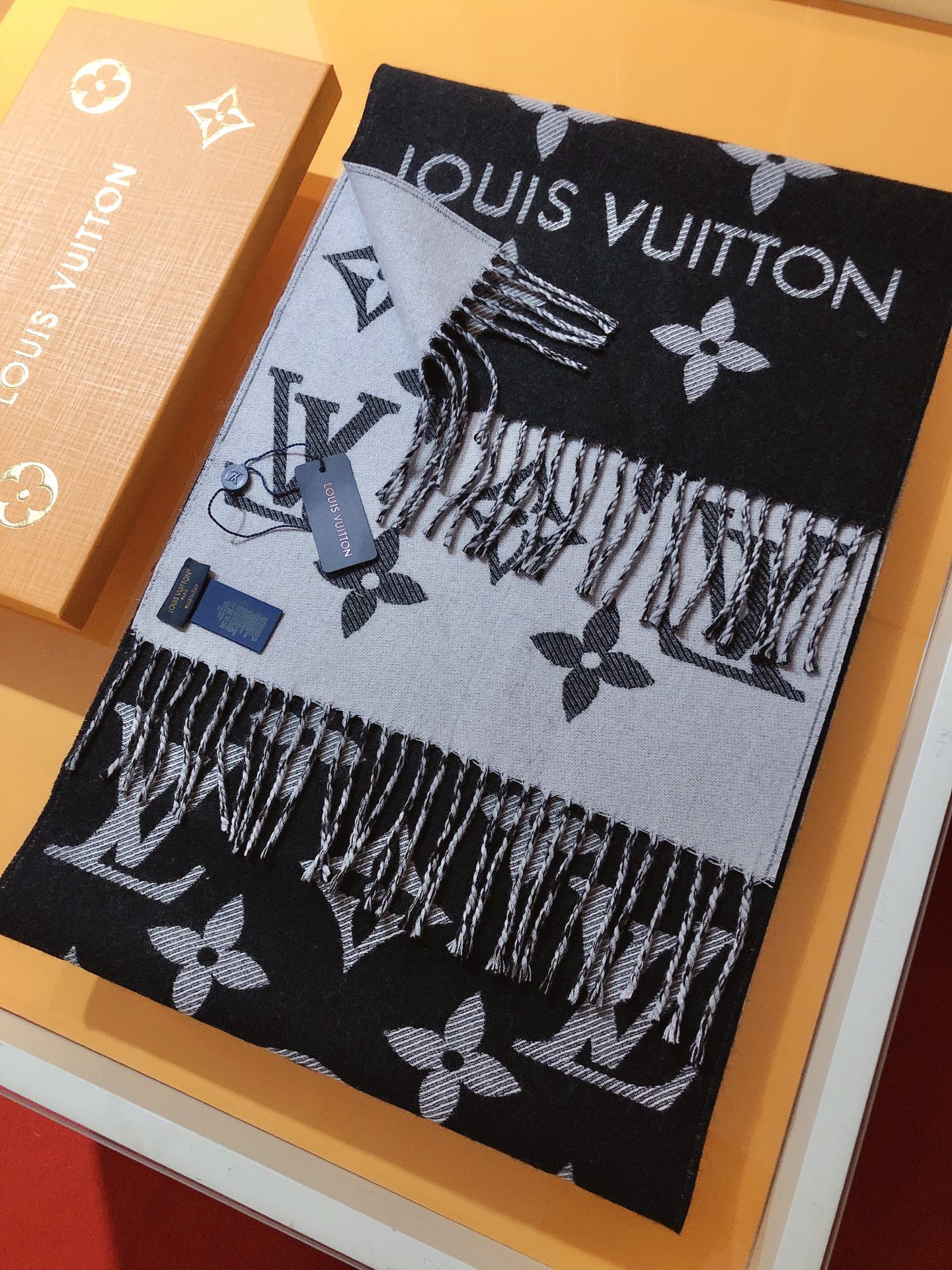 LOUIS VUITTON LV MONOGRAM ESSENTIAL SCARF ENCRE BLACK M77853 - Image 2