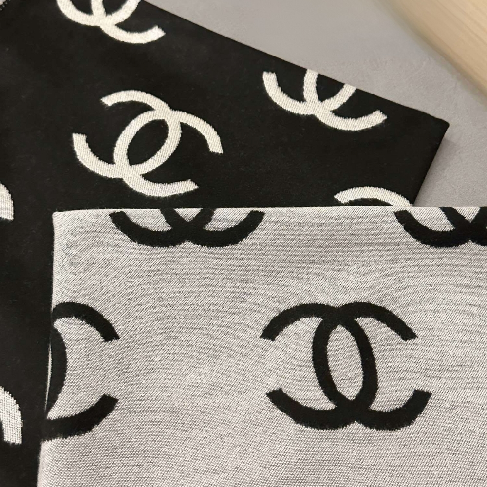 CHANEL WOOL CASHMERE CC SCARF BLACK WHITE 180CM - Image 9