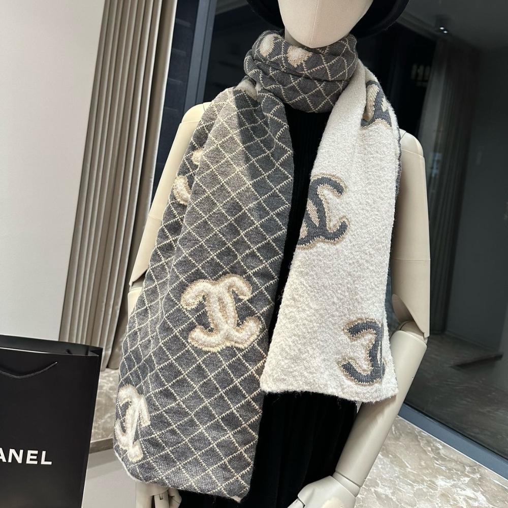 CHANEL SCARF INTERLOCKING CC LOGO GRAY AND WHITE 180CM - Image 5