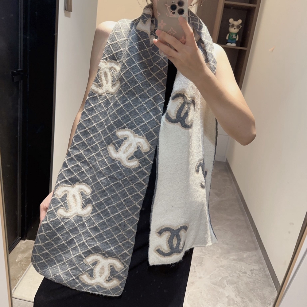 CHANEL SCARF INTERLOCKING CC LOGO GRAY AND WHITE 180CM - Image 4