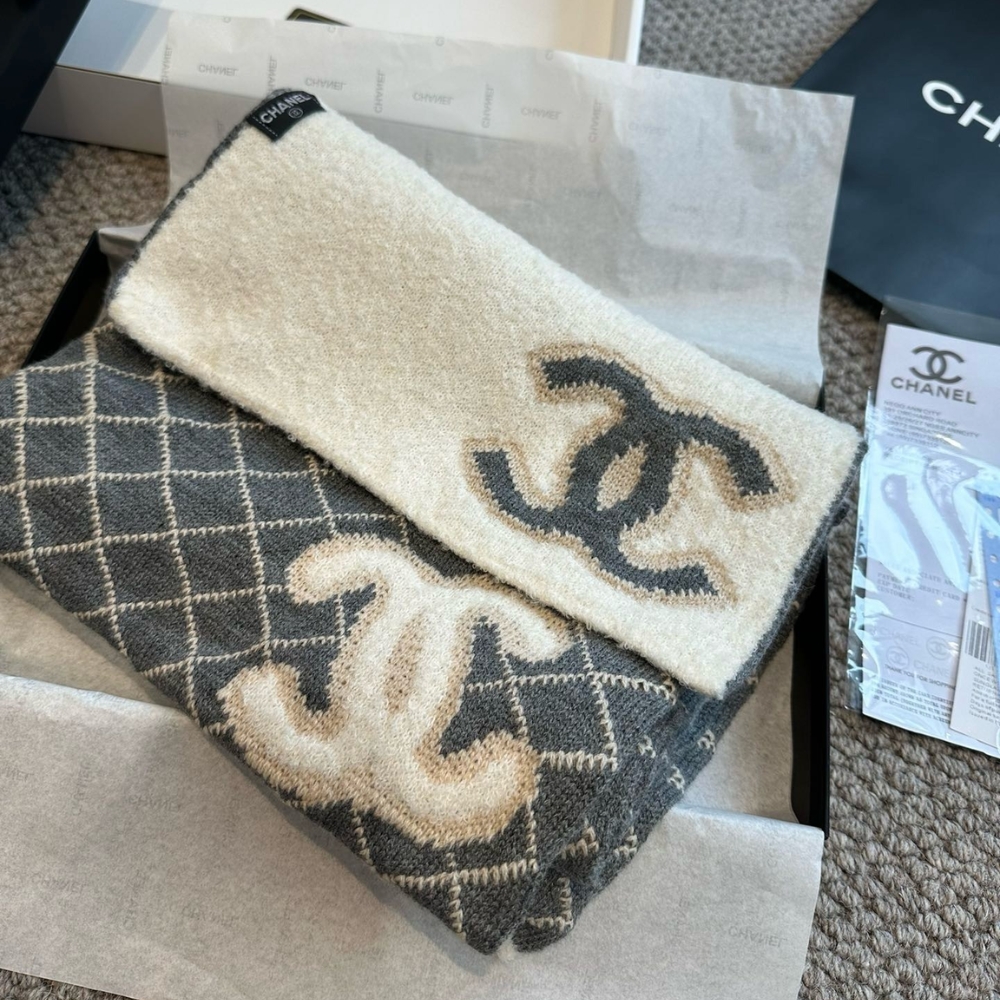 CHANEL SCARF INTERLOCKING CC LOGO GRAY AND WHITE 180CM - Image 2