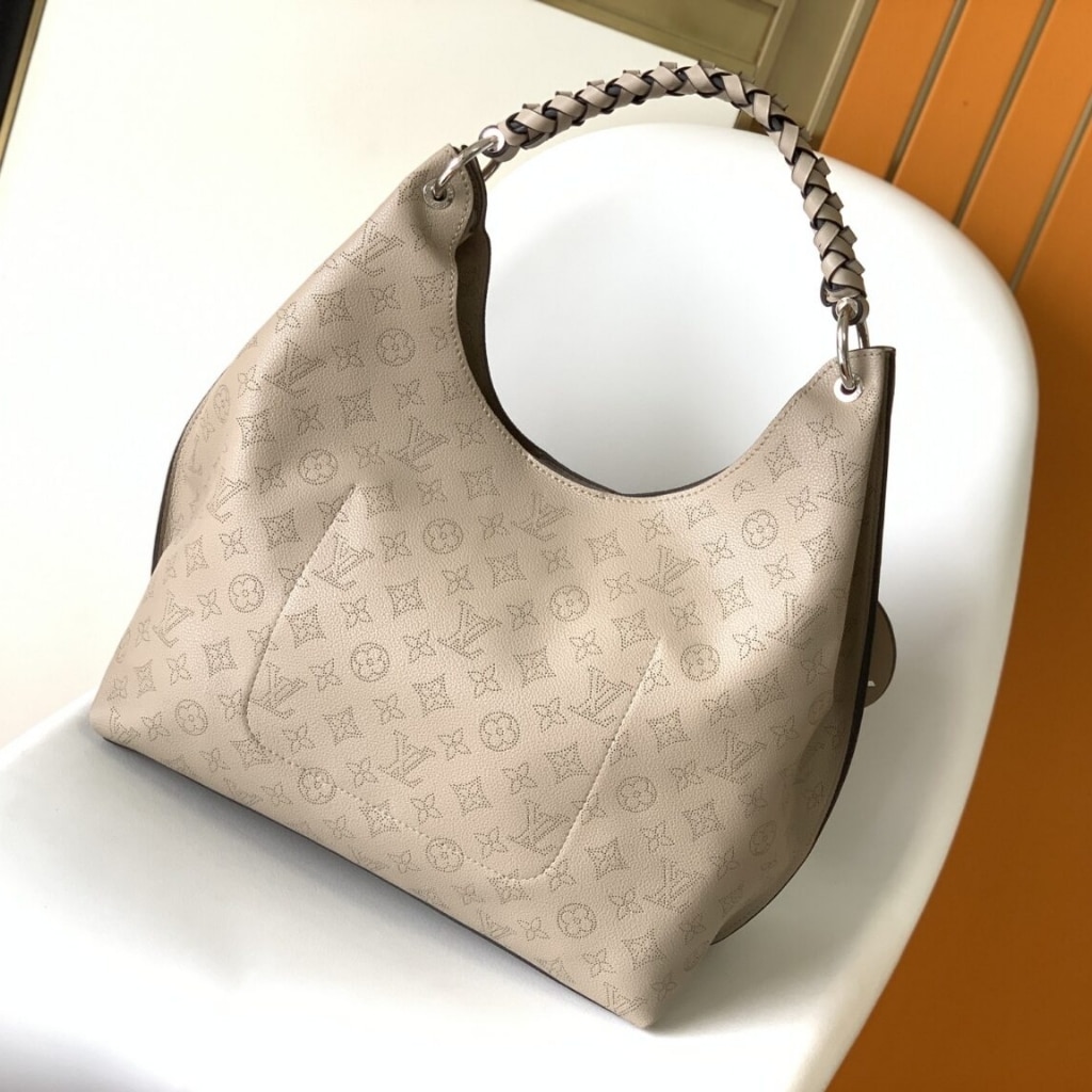 Louis Vuitton Carmel Mahina Leather Galet Grey 40cm M21775 - Image 9