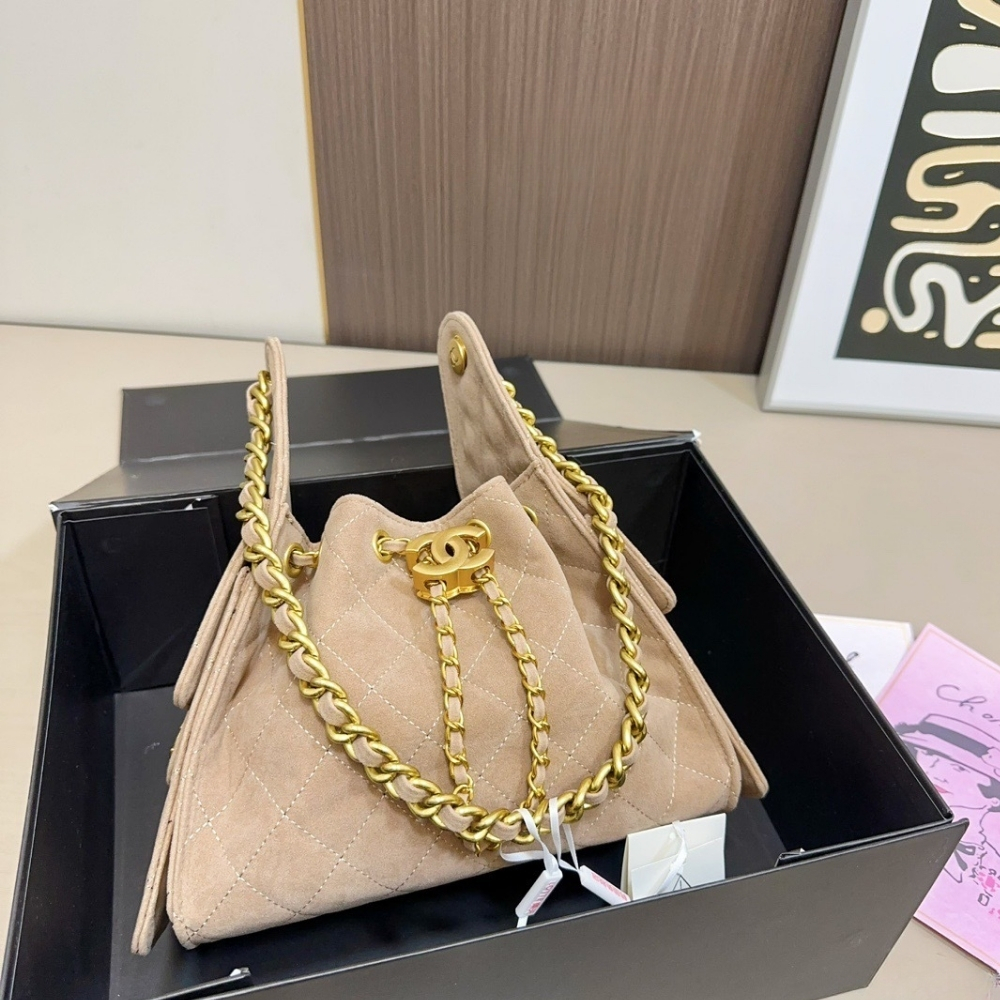 Chanel 25 Small Handbag Suede And Gold Tone Metal Light Grey 26Cm - Image 2