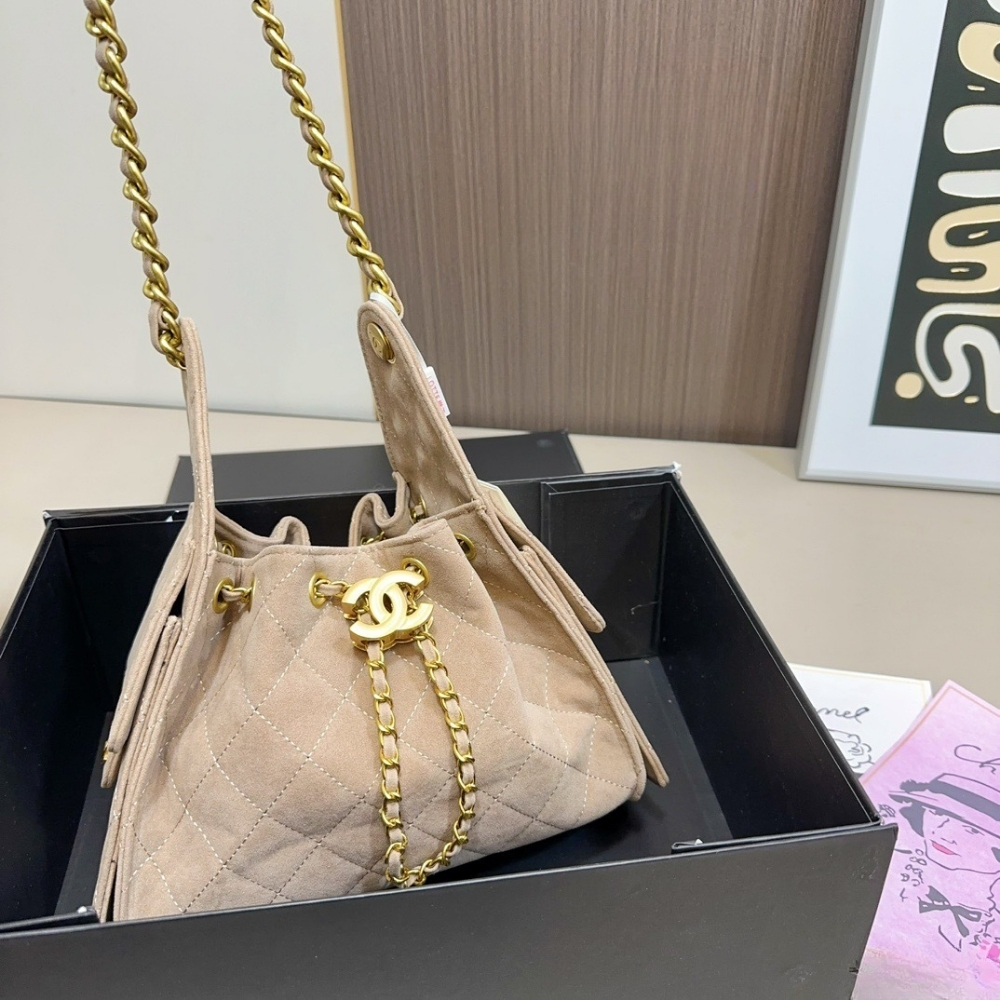 Chanel 25 Small Handbag Suede And Gold Tone Metal Light Grey 26Cm - Image 4