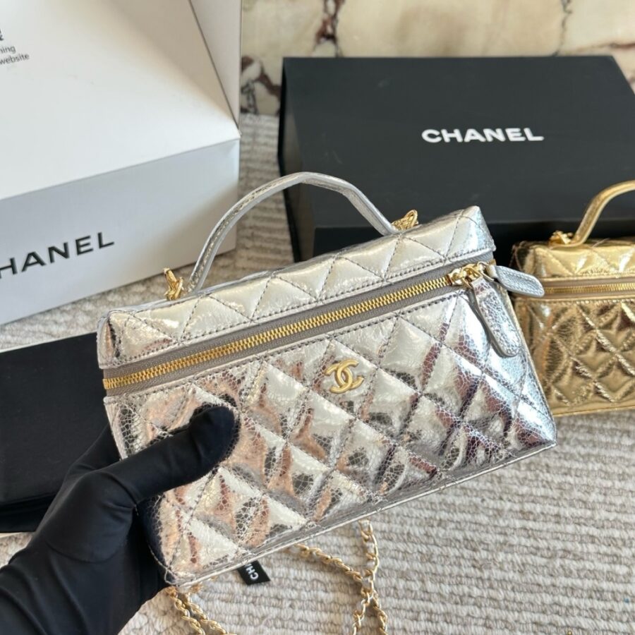 Alternative view of Chanel Vanity Case With Chain Metallic Silver 20Cm