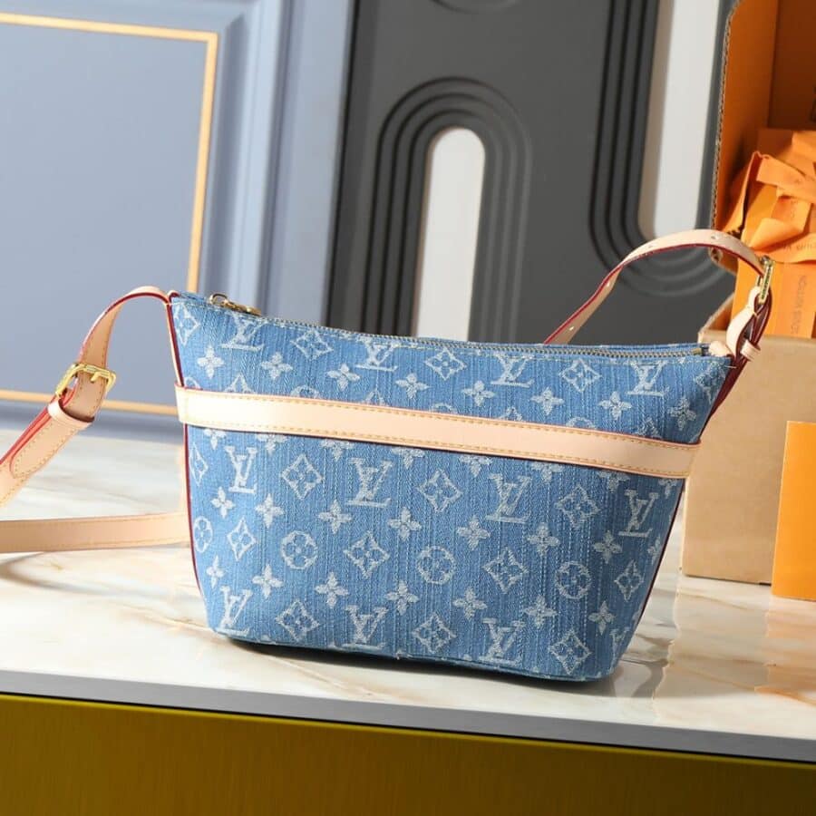 Alternative view of Louis Vuitton Cruiser Toiletry Bag Blue Denim 22Cm M27945