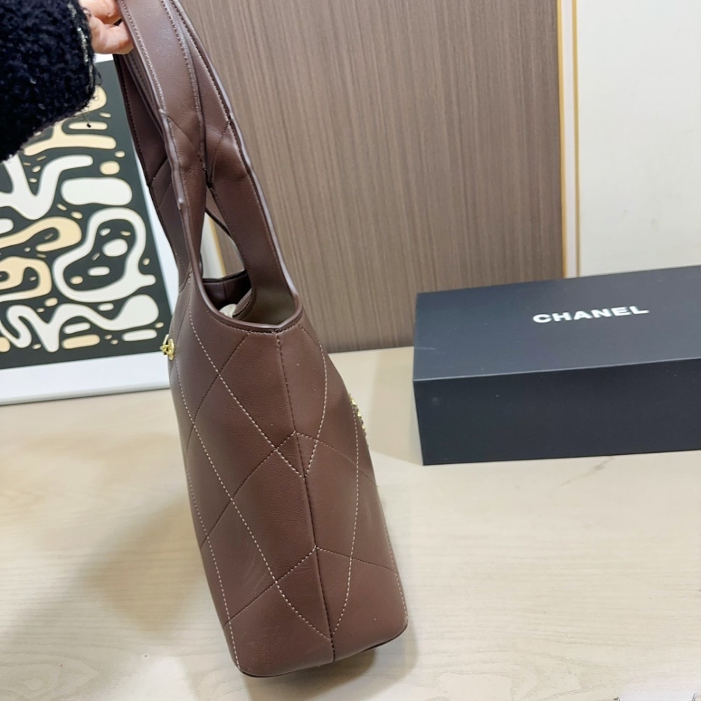 Chanel Large Shopping Bag Gold Tone Hardware Brown 32Cm - Image 4