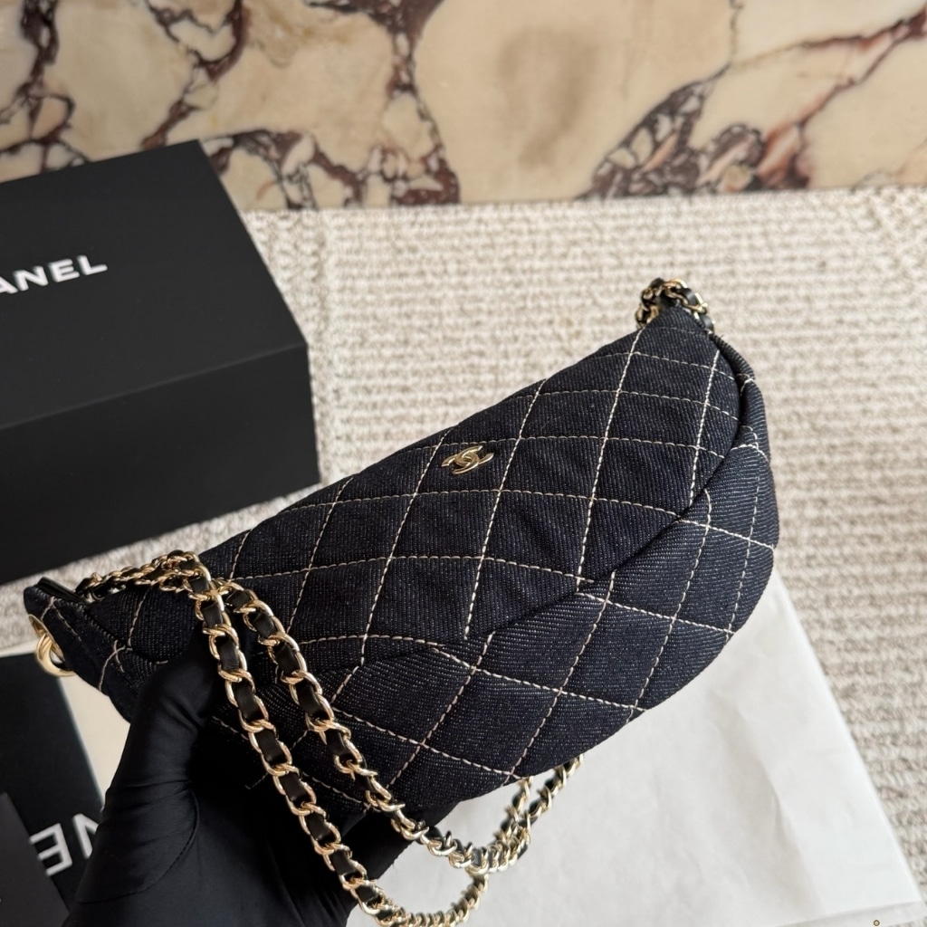 Chanel Clutch With Chain Denim And Gold Tone Metal Dark Blue 22cm AP5094 B23492 U7663 - Image 10