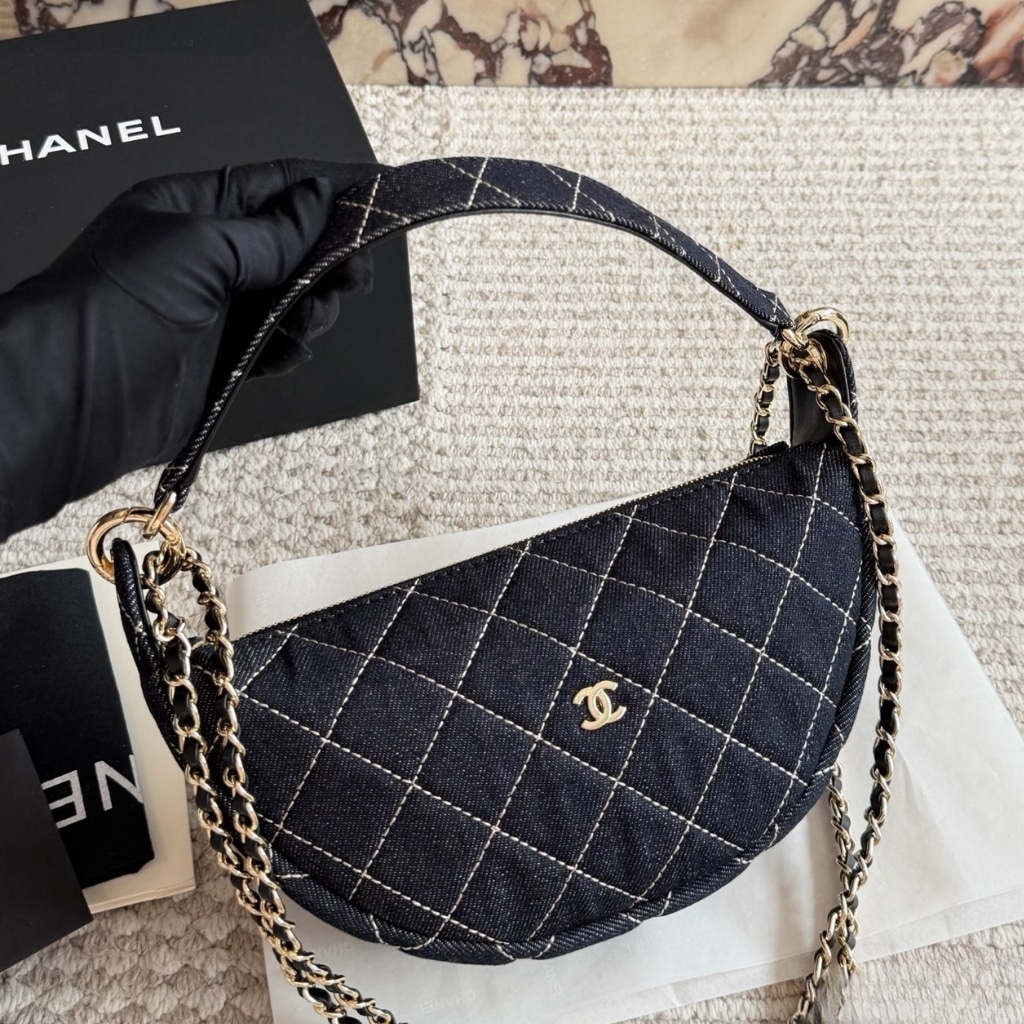 Chanel Clutch With Chain Denim And Gold Tone Metal Dark Blue 22cm AP5094 B23492 U7663 - Image 2