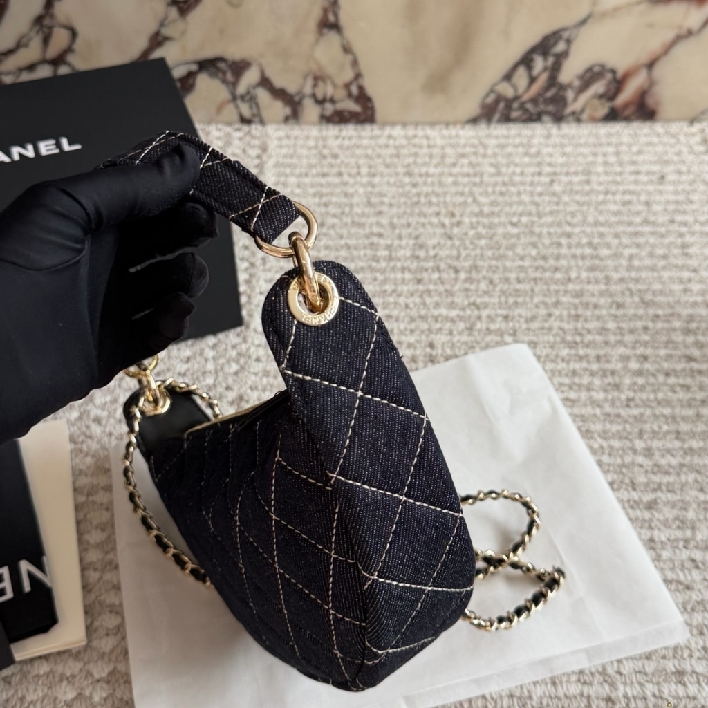 Chanel Clutch With Chain Denim And Gold Tone Metal Dark Blue 22cm AP5094 B23492 U7663 - Image 3