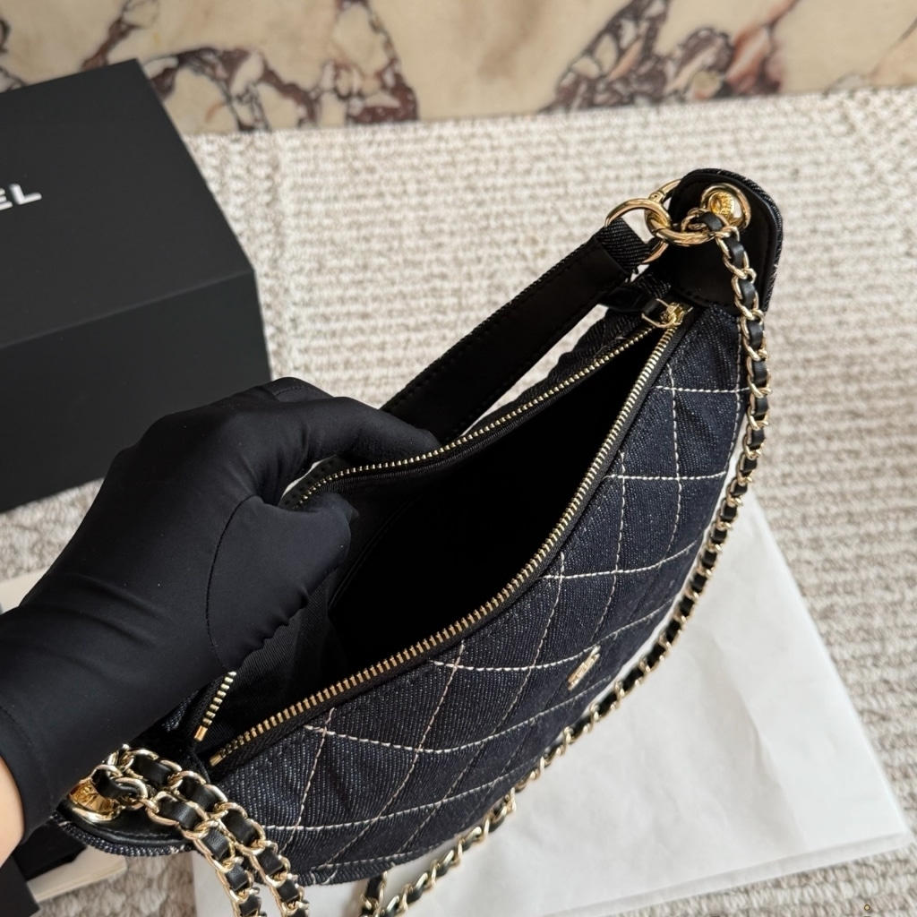 Chanel Clutch With Chain Denim And Gold Tone Metal Dark Blue 22cm AP5094 B23492 U7663 - Image 5