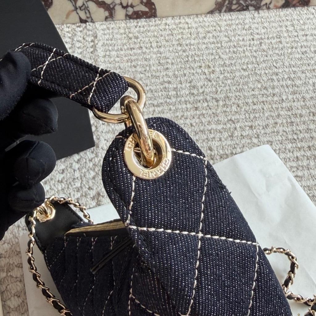 Chanel Clutch With Chain Denim And Gold Tone Metal Dark Blue 22cm AP5094 B23492 U7663 - Image 6