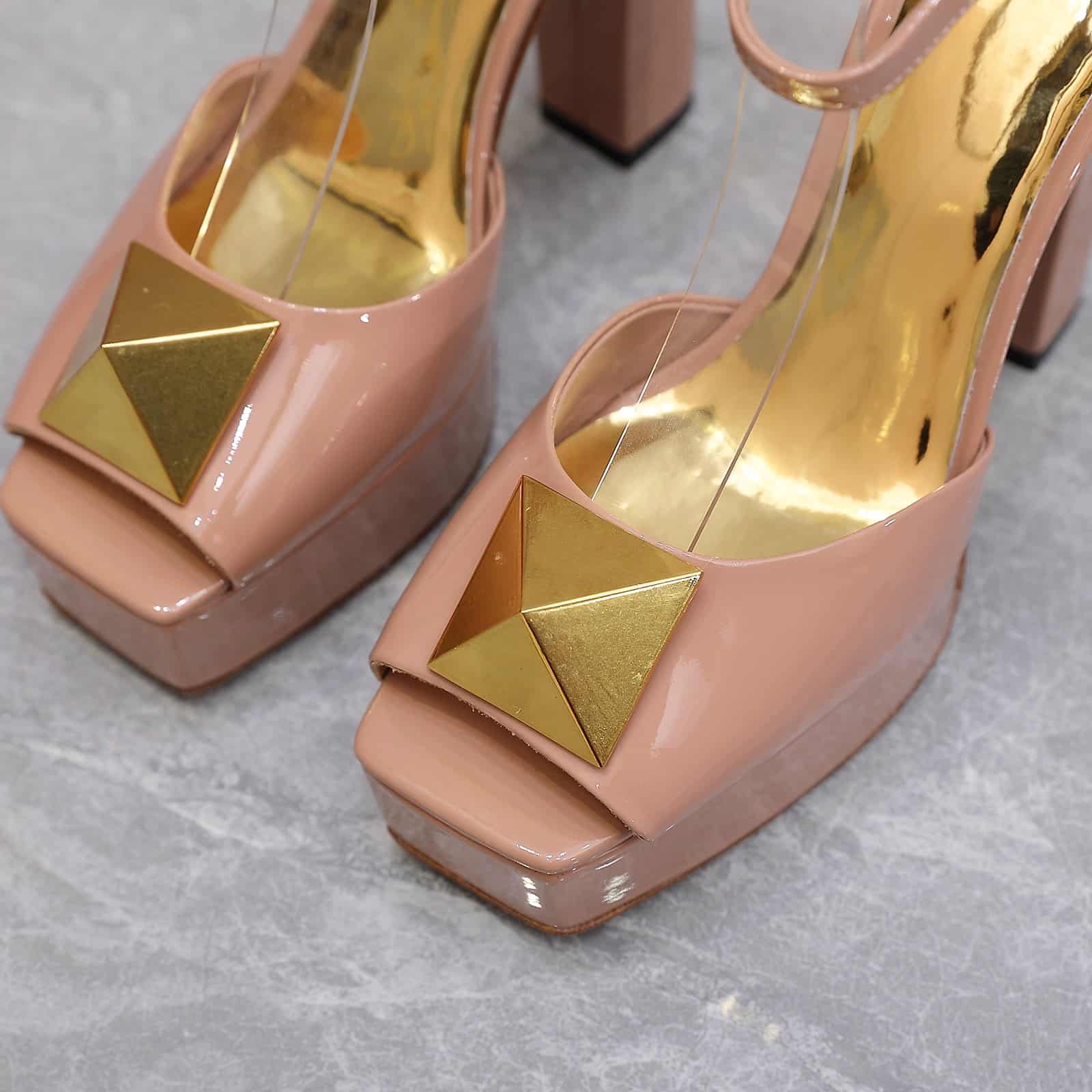 Valentino Garavani Open Toe Pump One Stud Platform Patent Leather Rose Cannelle 1W2S0EA3LAF GF9 - Image 6