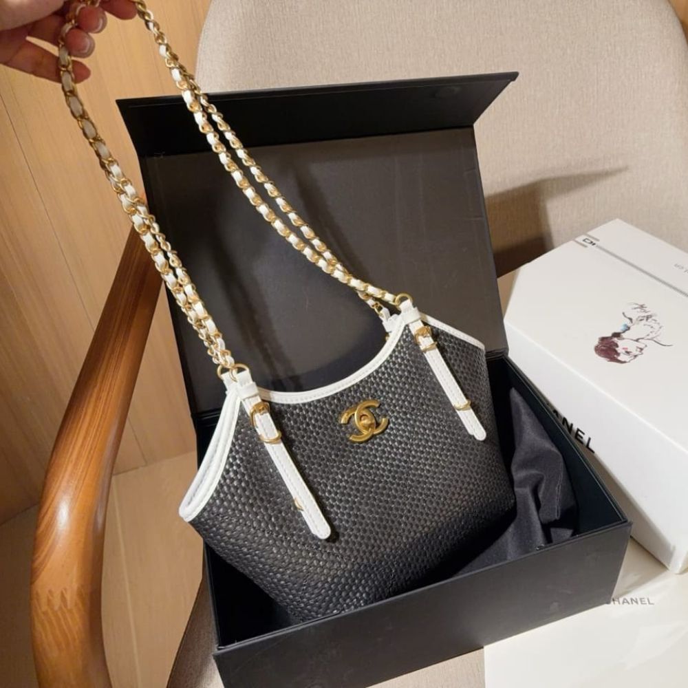 Chanel Small Shopping Bag Braided Raffia Black And White 18Cm AS6015 B22594 U5559 - Image 2