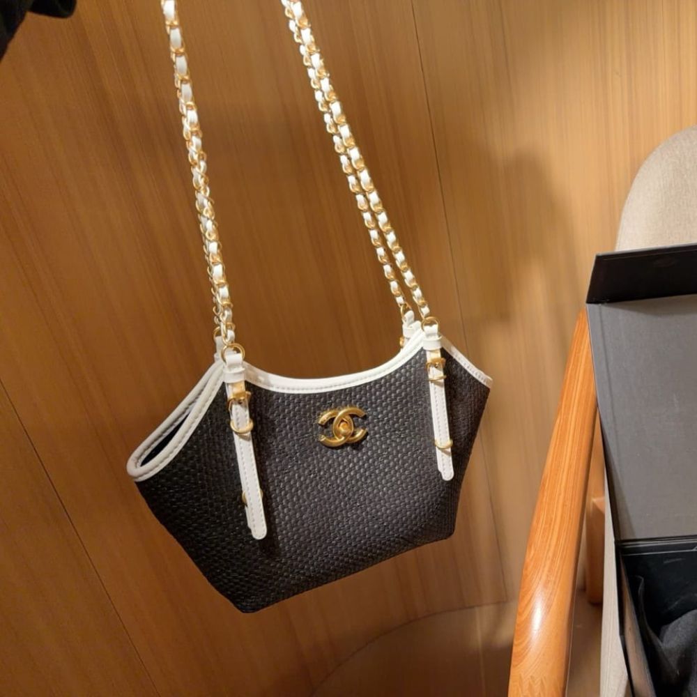 Chanel Small Shopping Bag Braided Raffia Black And White 18Cm AS6015 B22594 U5559 - Image 3