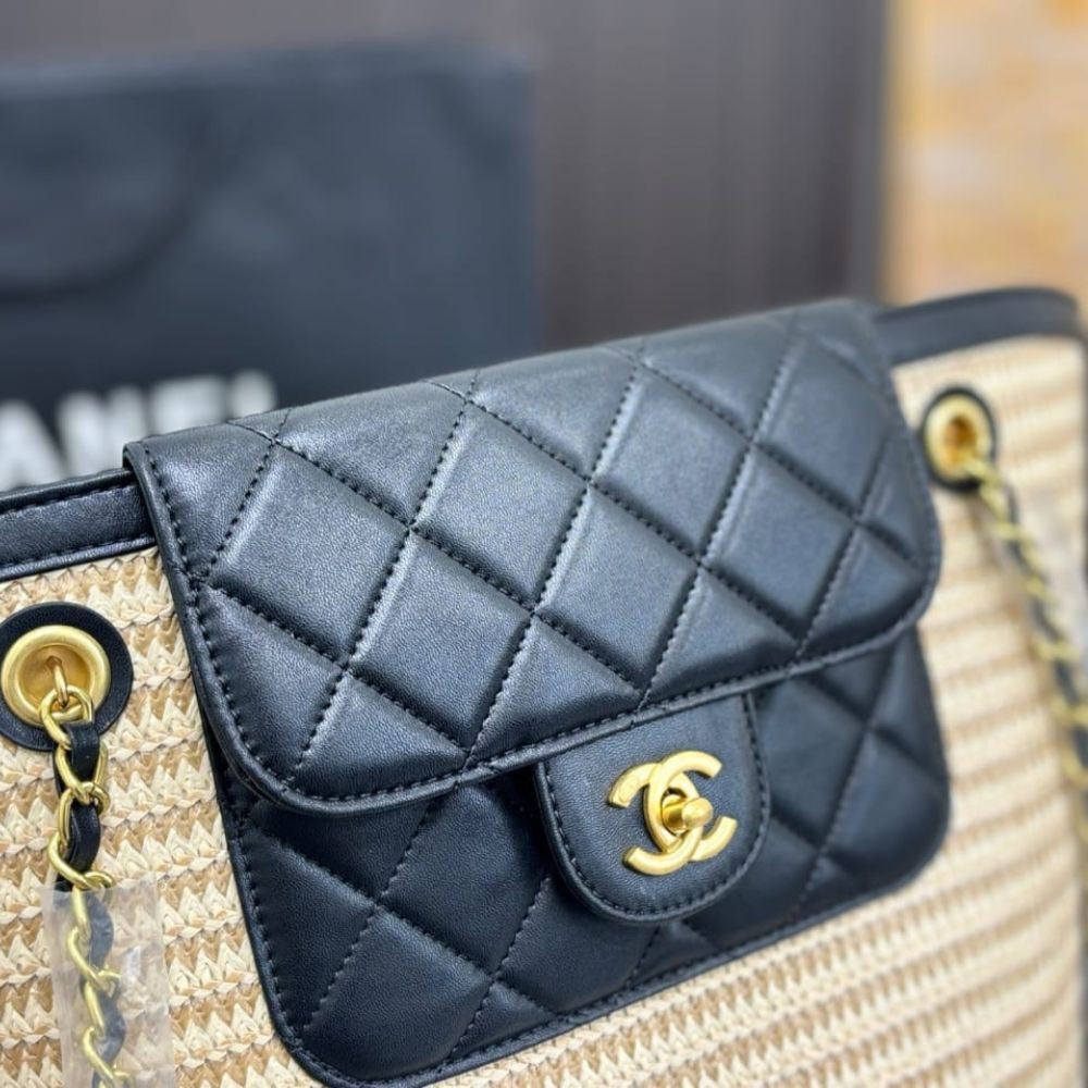 Chanel Small Shopping Bag Braided Straw Beige Black 25Cm - Image 9