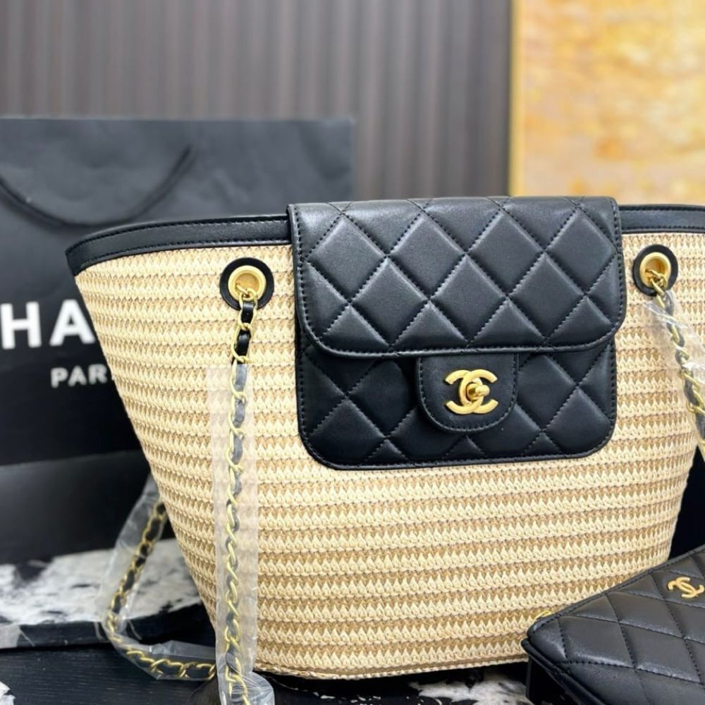 Chanel Small Shopping Bag Braided Straw Beige Black 25Cm - Image 3