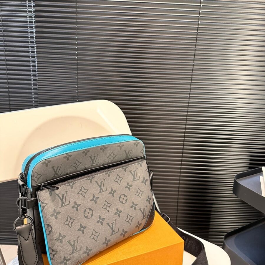 Alternative view of Louis Vuitton Trio Messenger Turquoise 25Cm M69443
